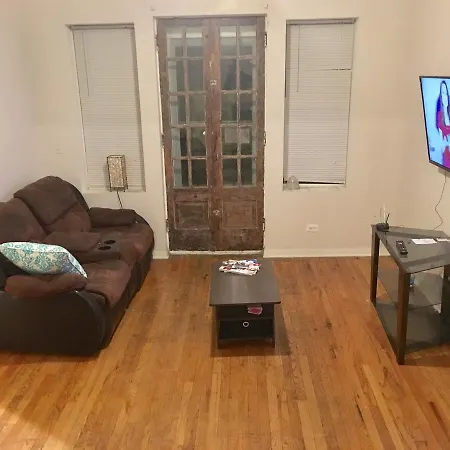 Urban Oasis Duplex Hotel